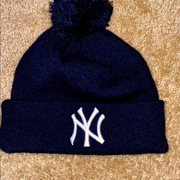 New Era Other - Yankees beanie hat